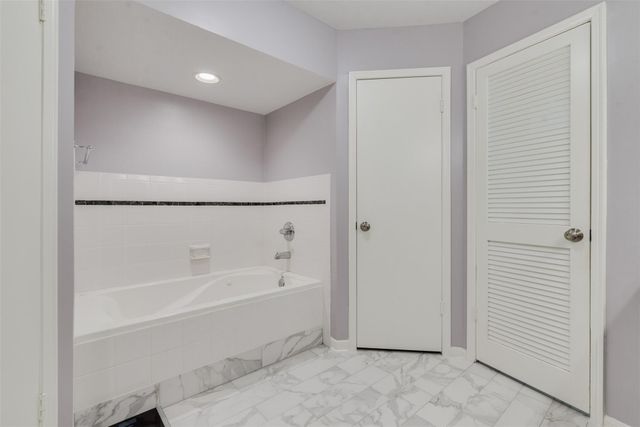 6815 Seinfeld Court, Houston, TX 77069