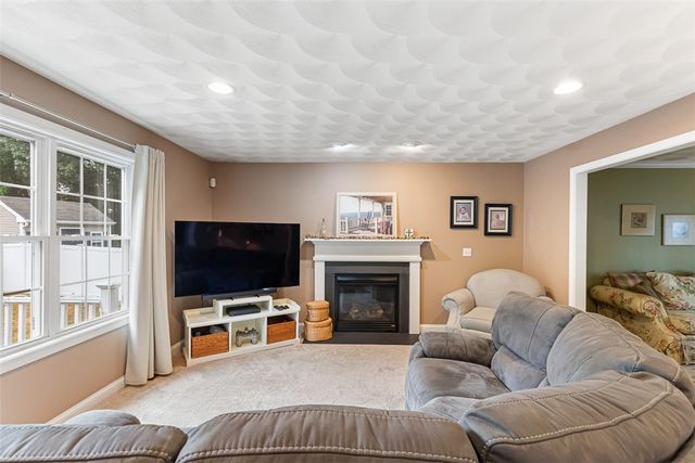 104 Birchwood Drive, South Kingstown, RI 02879