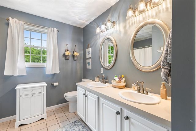 104 Birchwood Drive, South Kingstown, RI 02879