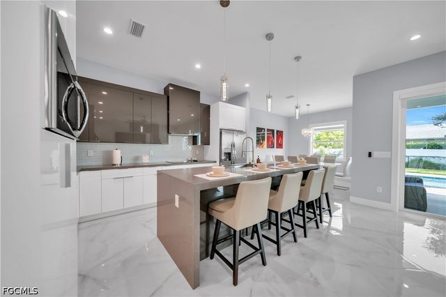 329 NE 6th ST, Cape Coral, FL 33909