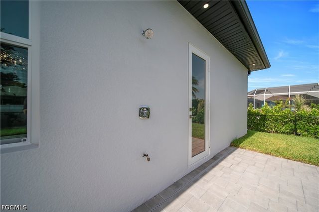 329 NE 6th ST, Cape Coral, FL 33909