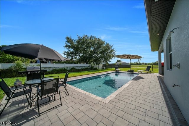 329 NE 6th ST, Cape Coral, FL 33909