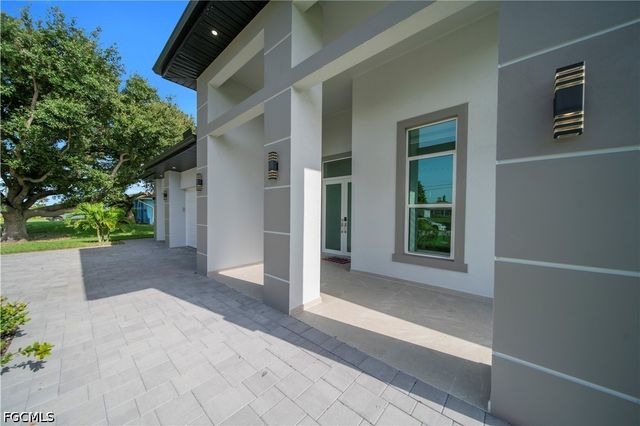 329 NE 6th ST, Cape Coral, FL 33909