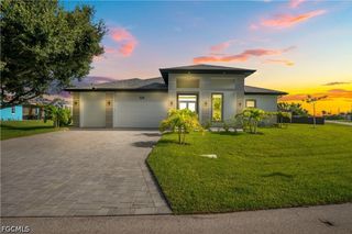 329 NE 6th ST, Cape Coral, FL 33909