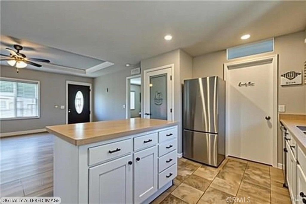 Image 10 of property listing at 5020 Lakeshore Boulevard, Lakeport, CA 95453