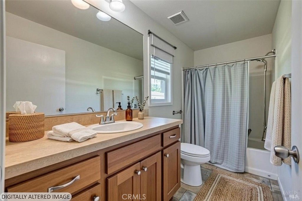 Image 17 of property listing at 5020 Lakeshore Boulevard, Lakeport, CA 95453
