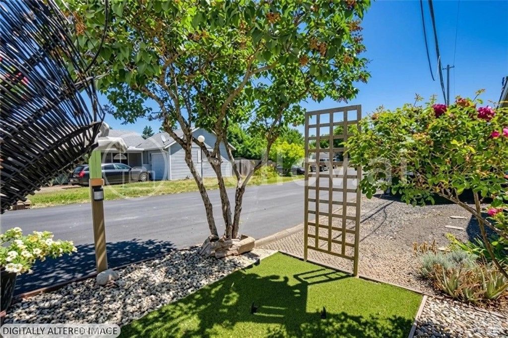 Image 19 of property listing at 5020 Lakeshore Boulevard, Lakeport, CA 95453