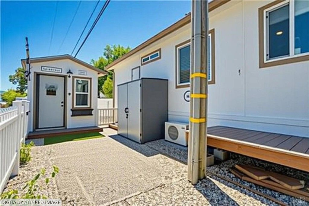 Image 20 of property listing at 5020 Lakeshore Boulevard, Lakeport, CA 95453