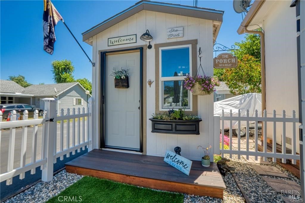 Image 24 of property listing at 5020 Lakeshore Boulevard, Lakeport, CA 95453