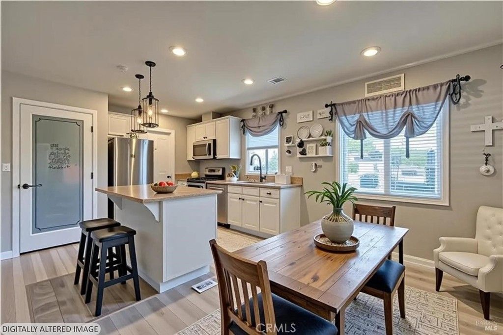 Image 8 of property listing at 5020 Lakeshore Boulevard, Lakeport, CA 95453