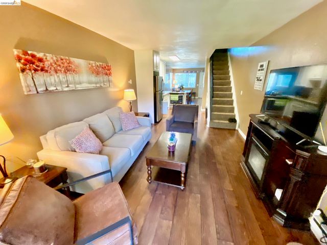 19080 Dyer Ct 7, Groveland, CA 95321