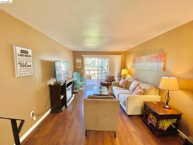 19080 Dyer Ct 7, Groveland, CA 95321