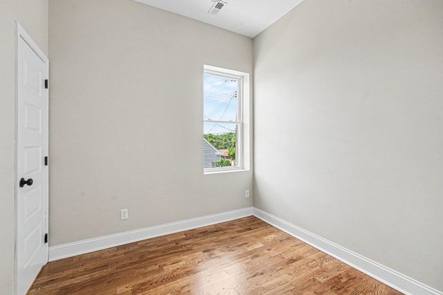 216 W 7th Street, Newport, KY 41071