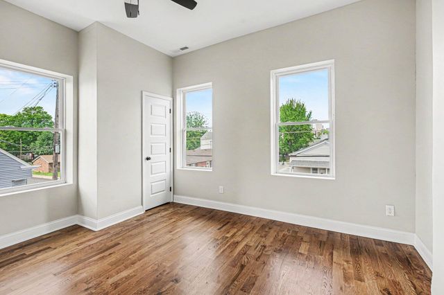 216 W 7th Street, Newport, KY 41071