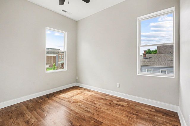 216 W 7th Street, Newport, KY 41071