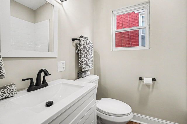 216 W 7th Street, Newport, KY 41071