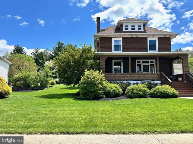 19 S CONSTITUTION AVE, New Freedom, PA 17349