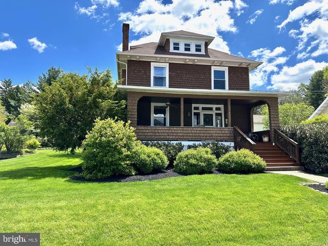 19 S CONSTITUTION AVE, New Freedom, PA 17349