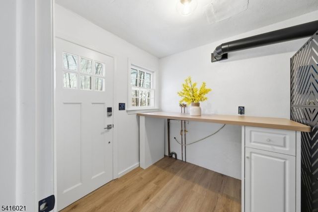 54 Cobb Rd, Mountain Lakes Boro, NJ 07046