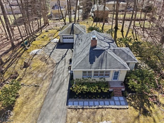 54 Cobb Rd, Mountain Lakes Boro, NJ 07046