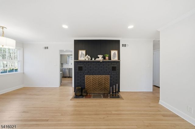 54 Cobb Rd, Mountain Lakes Boro, NJ 07046