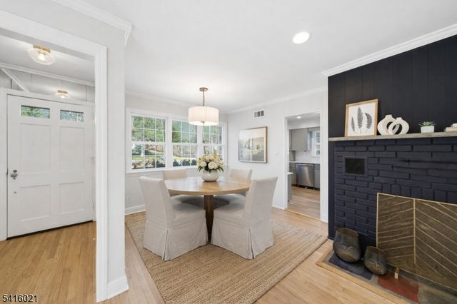 54 Cobb Rd, Mountain Lakes Boro, NJ 07046