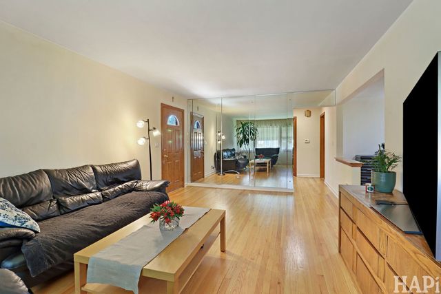 4805 N Nottingham Avenue, Chicago, IL 60656