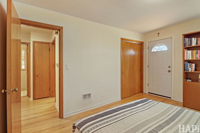 4805 N Nottingham Avenue, Chicago, IL 60656