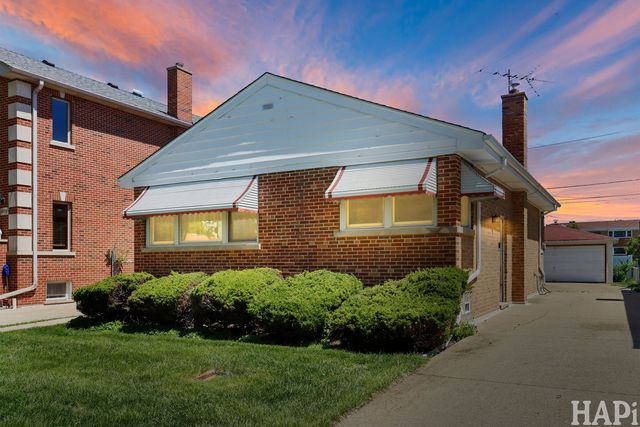4805 N Nottingham Avenue, Chicago, IL 60656
