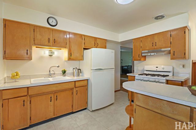 4805 N Nottingham Avenue, Chicago, IL 60656