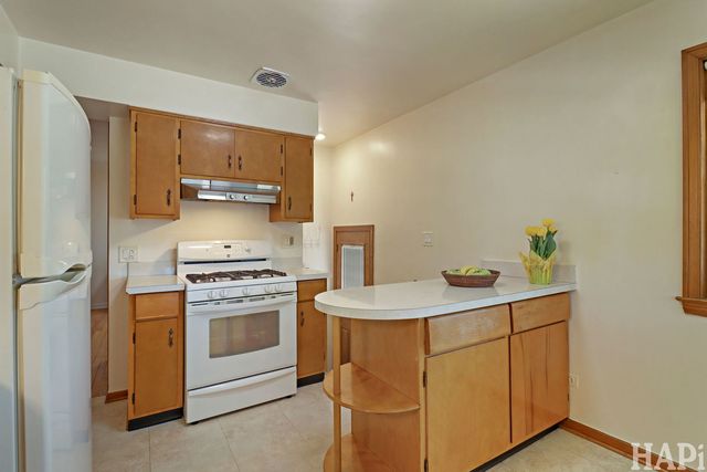 4805 N Nottingham Avenue, Chicago, IL 60656
