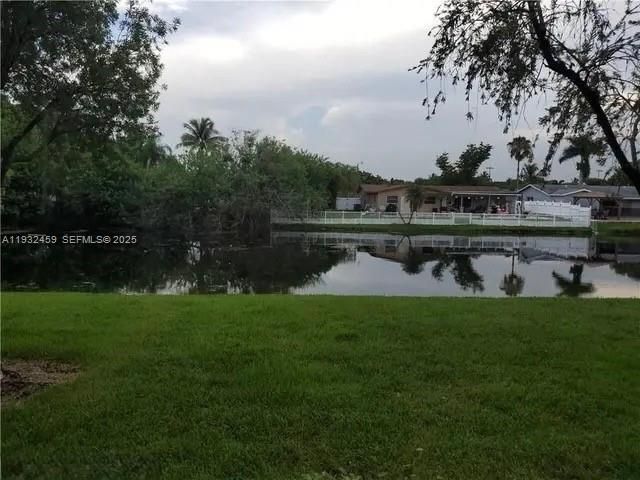 10160 NW 24th Pl 205, Sunrise, FL 33322