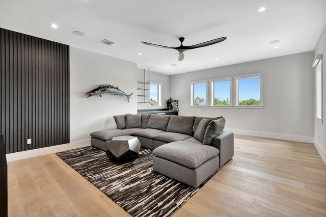 2143 Carib Circle, Palm Beach Gardens, FL 33410