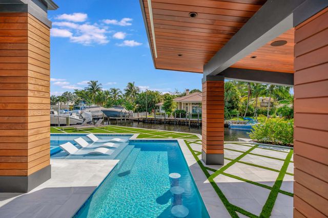 2143 Carib Circle, Palm Beach Gardens, FL 33410