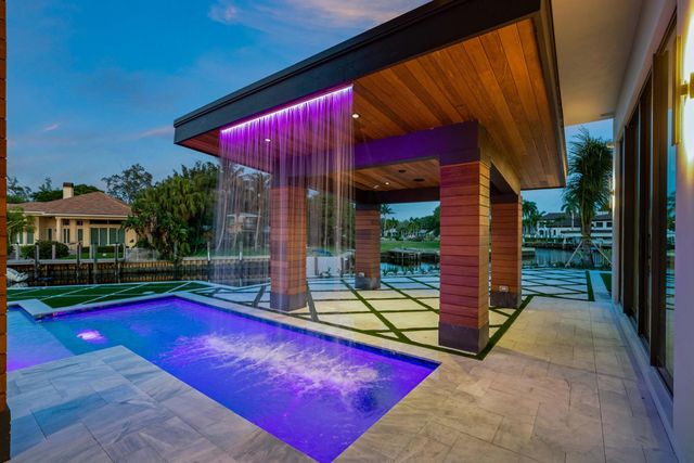 2143 Carib Circle, Palm Beach Gardens, FL 33410