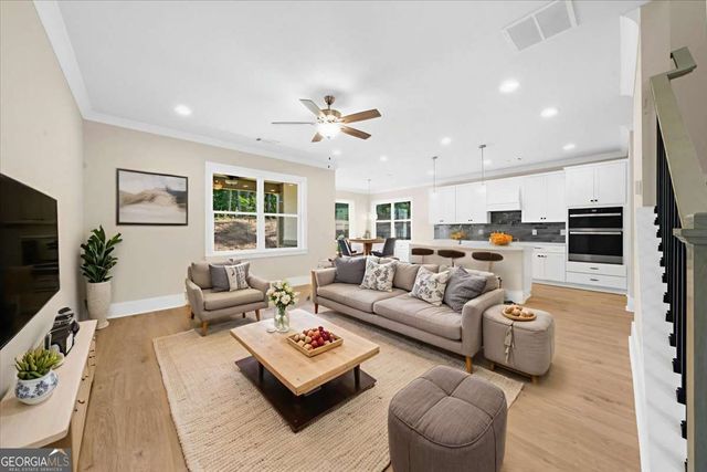 5582 Overview Drive, Flowery Branch, GA 30542