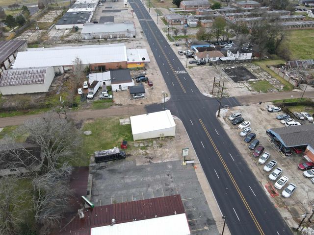 1866 N Foster Dr, Baton Rouge, LA 70806