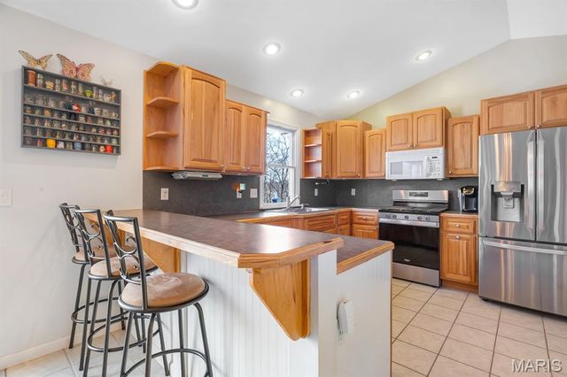 1902 Glenn Court, Lake Sherwood, MO 63357