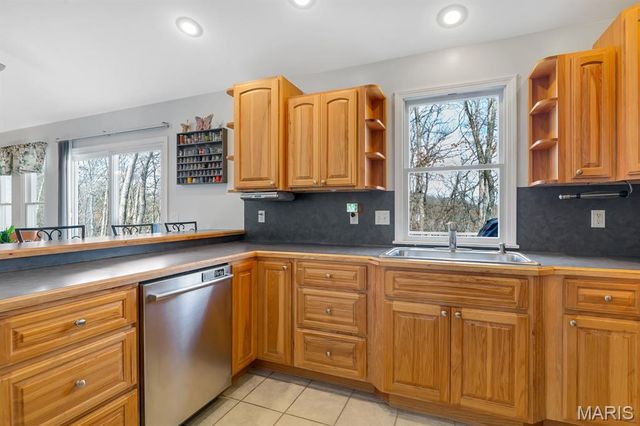 1902 Glenn Court, Lake Sherwood, MO 63357