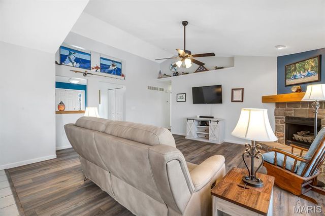 1902 Glenn Court, Lake Sherwood, MO 63357