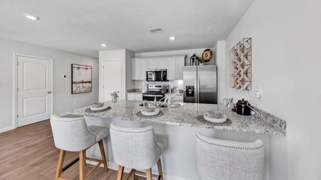 7984 CLOVE PASTURE DR E, Millington, TN 38053