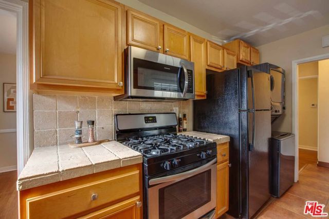 15031 Hartland Street, Van Nuys (los Angeles), CA 91405