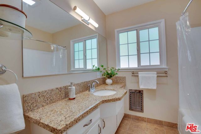 15031 Hartland Street, Van Nuys (los Angeles), CA 91405