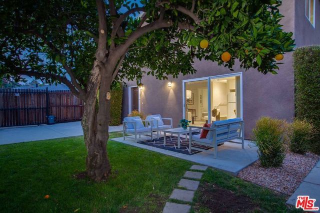 15031 Hartland Street, Van Nuys (los Angeles), CA 91405