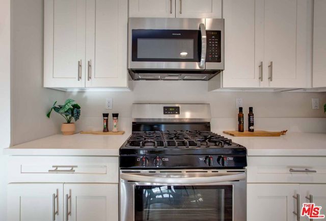 15031 Hartland Street, Van Nuys (los Angeles), CA 91405