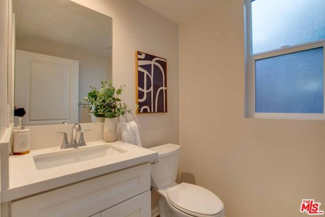 15031 Hartland Street, Van Nuys (los Angeles), CA 91405