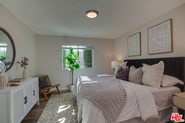 15031 Hartland Street, Van Nuys (los Angeles), CA 91405