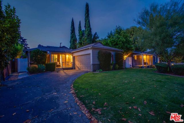 15031 Hartland Street, Van Nuys (los Angeles), CA 91405