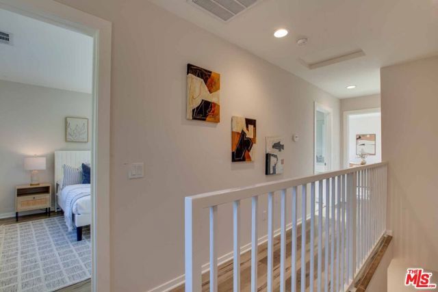 15031 Hartland Street, Van Nuys (los Angeles), CA 91405
