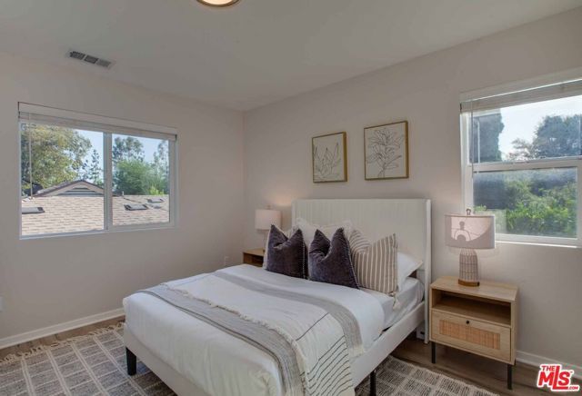 15031 Hartland Street, Van Nuys (los Angeles), CA 91405